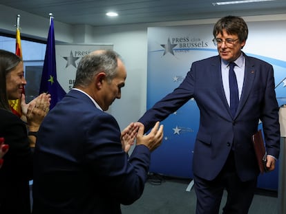 Carles Puigdemont, en rueda de prensa tras firmar el acuerdo con el PSOE.