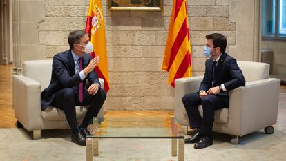 Spanish PM Pedro Sánchez (l) and Catalan premier Pere Aragonès met in Barcelona on September 15 for talks on the future of the region. 