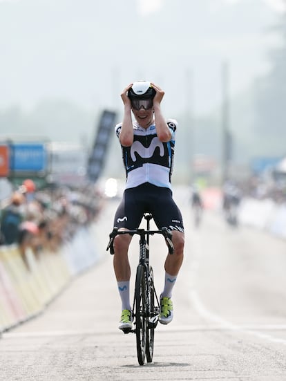 Iván Romeo celebra tras ganar la etapa 3 de la Dauphiné 2025 el pasado 10 de junio.