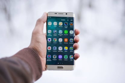 Más del 70% de las aplicaciones para móviles transmite datos personales a empresas de seguimiento.