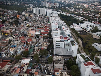 La colonia Santa Teresa junto a la colonia Fuentes del Pedregal, al sur de Ciudad de México.