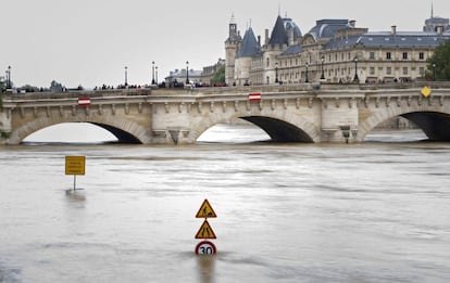 Vista del río Sena en París, el 3 de junio.