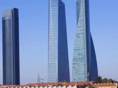 Invesco se destaca en la recta final para la compra de Torre Espacio