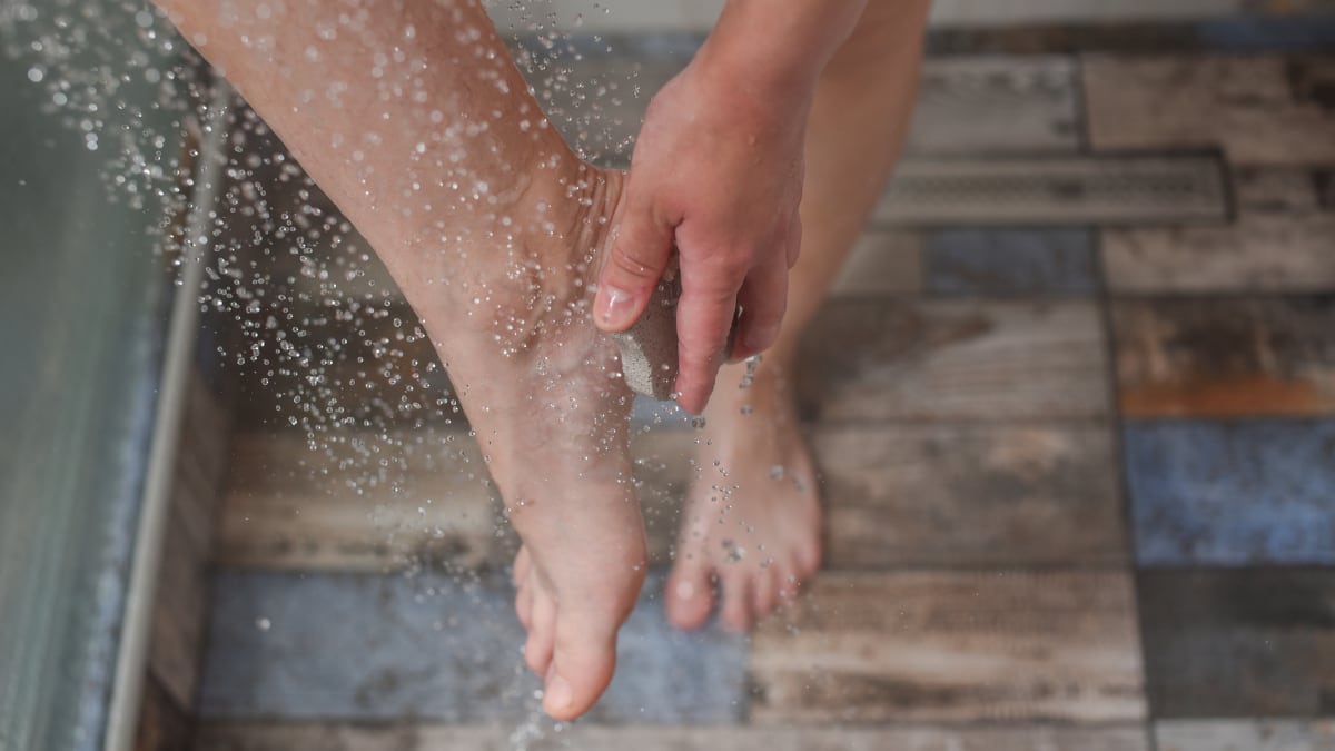 Adiós a los resbalones en la ducha: esta es la solución antideslizante superventas de Amazon