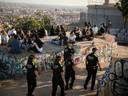 La Guardia Urbana de Barcelona en las baterías de El Carmel.