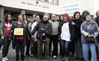 Members of Bebes Robados outside a Madrid court this month in protest over the slow judicial progress in the multiple-case investigation.