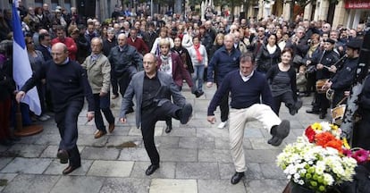 Izagirre baila en honor de Raimundo Sarriegi, en abril de este año.