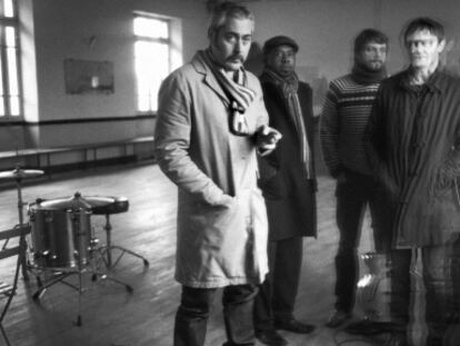 Tindersticks en una imagen promocional de la banda.