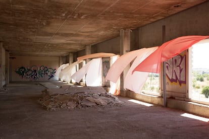 'La luz esculpe al viento en la cortina' (2020), de Clara Sánchez Sala.