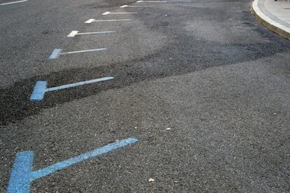 Plazas libres en una calle en el centro de Madrid. El Consistorio ha detallado que los no residentes no podrán aparcar en la zona SER en el horario de este servicio, es decir, de 9 a 21 horas.