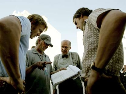 De izquierda a derecha, el productor Daniel Craig, Steven Spielberg, Hanns Zischler y Eric Bana, en el rodaje.