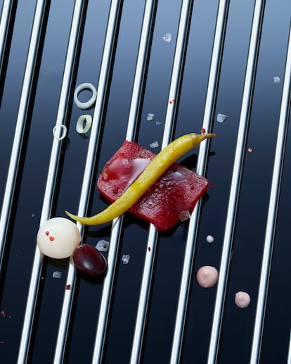Ingredientes de la gilda versionada por Carlos del Portillo donde destaca el atún rojo de almadraba.