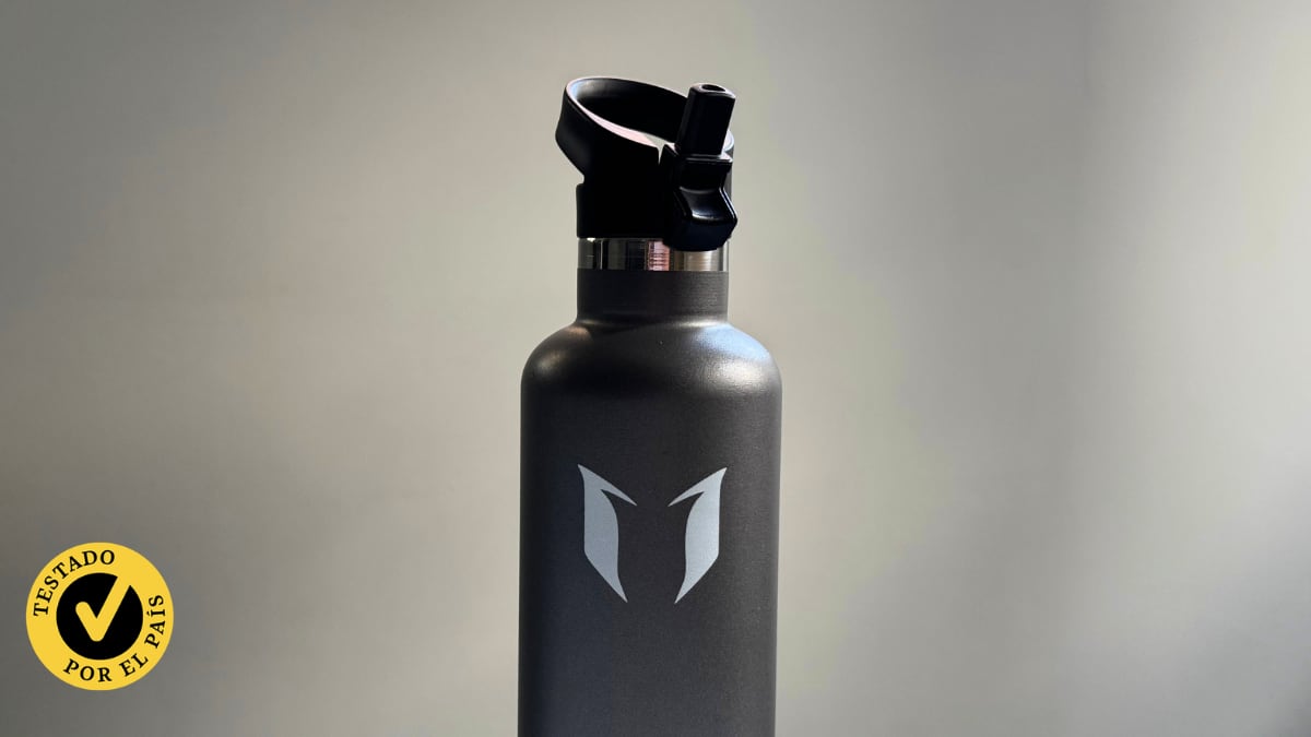 He probado la botella superventas de Amazon y ahora entiendo por qué acumula más de 60.000 valoraciones