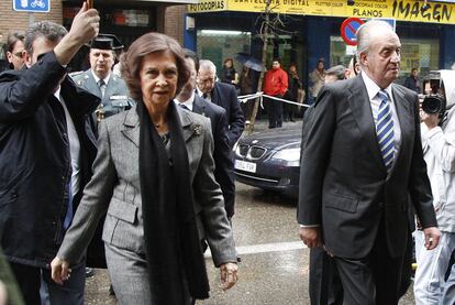 En su visita a la capilla ardiente de Manuel Fraga, los Reyes.