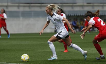 Sofia Jakobsson, del Tacón, en un partido de pretemporada contra el Sevilla en Valdebebas.