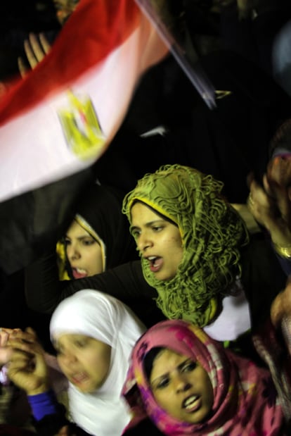 Mujeres egipcias durante las protestas para pedir el fin del régimen de Mubarak, en febrero.