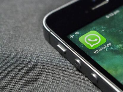 Aplicativo WhatsApp instalado em um celular