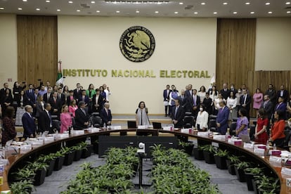 Sesión protocolaria en el Instituto Nacional Electoral de Ciudad de México.