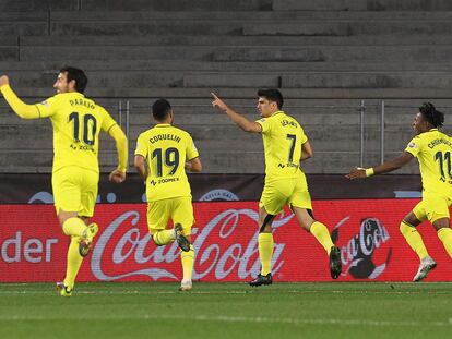 VIGO (GALICIA), 13/01/2023.- Los jugadores del Villareal celebran un gol durante el partido de LaLiga Santander entre el Celta de Vigo y el Villarreal CF que se juega este viernes en el estadio Balaídos de Vigo. EFE / Salvador Sas
