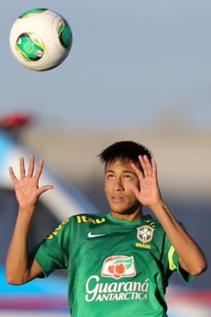 Neymar, en un entrenamiento con Brasil