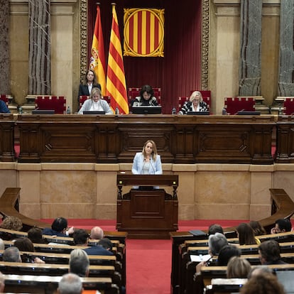 DVD 1204 13/03/24 Barcelona. Debate de totalidad del proyecto de ley de presupuestos de la Generalitat para el año 2024.
En la imagen, la consellera de Economía y Hacienda, Natàlia Mas, interviene en el pleno. [ALBERT GARCIA] EL PAIS