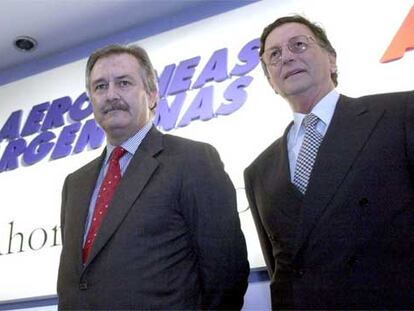 Antonio Mata, presidente de Aerolíneas (izq), junto a Luis Conrado, presidente de Marsans Argentina.