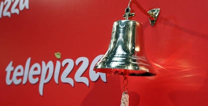 Logo de Telepizza durante su salida a Bolsa el año pasado.