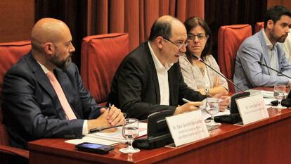 Saül Gordillo, a la izquierda, y Vicent Sanchis, en una comparecencia en el Parlament.