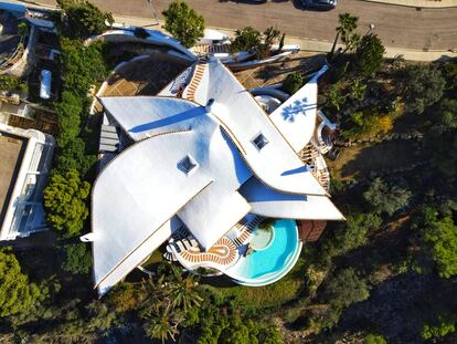 Las tres casas de la semana: de la vivienda Gaviota en Mallorca a una finca en Bizkaia con caballerizas