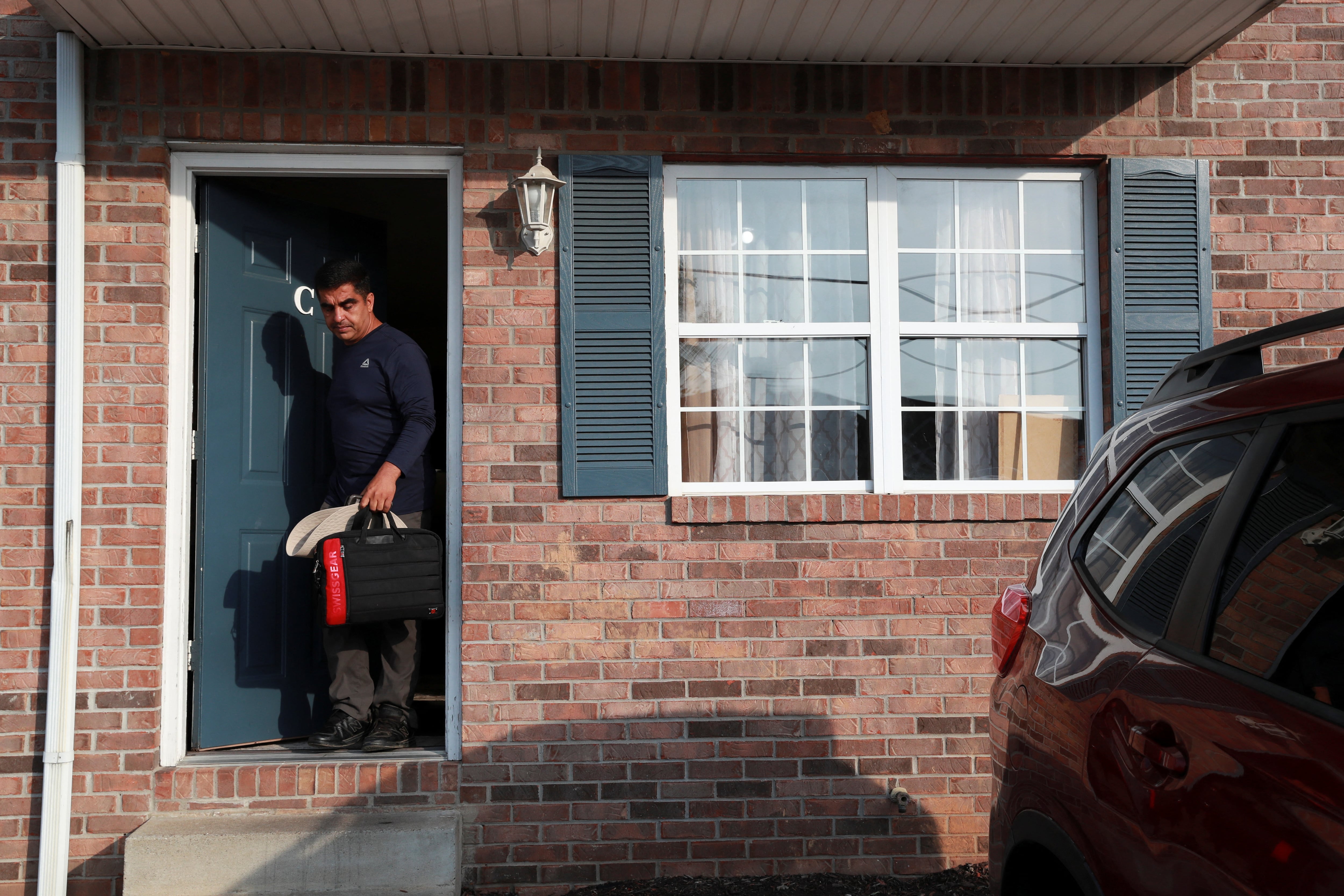 La angustiosa cotidianeidad de las familias afganas, bajo la amenaza de ser deportados de Estados Unidos