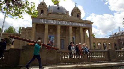 Imagen de archivo del Monumento a los Caídos, en Pamplona, durante la exposición 'La ciudad recreada'.