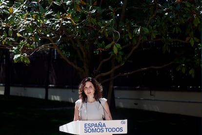 La presidenta de la Comunidad de Madrid, Isabel Díaz Ayuso, durante su intervención en la cumbre de presidentes del PP, este viernes. 