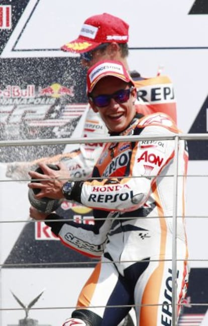 Márquez celebra su triunfo