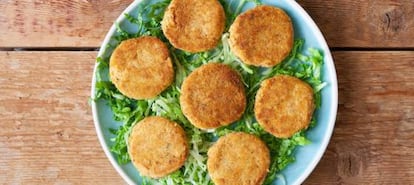 Puedes ponerlas en un panecillo o servirlas al plato.