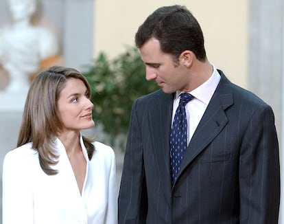 Pedida de mano de Letizia Ortiz por el príncipe de Asturias, el 6 de noviembre de 2003.
