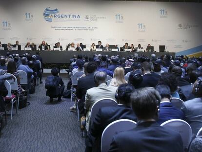 Ministros y altos cargos de 164 pa&iacute;ses cierran la cumbre de la Organizaci&oacute;n Mundial de Comercio en Buenos Aires.
