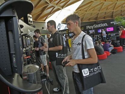 Una imagen de la feria Gamelab celebrada en el centro comercial Las Arenas en 2011