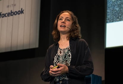 Marta Mateu, socia directora de Facebook, durante el taller organizado por la red social en Madrid.