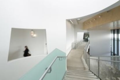 Interior del edificio Reid de la Glasgow School of Art, proyectado por Steven Holl.