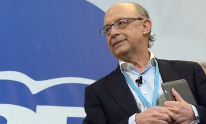 El ministro de Hacienda, Cristóbal Montoro, en la convención del PP en Valladolid.