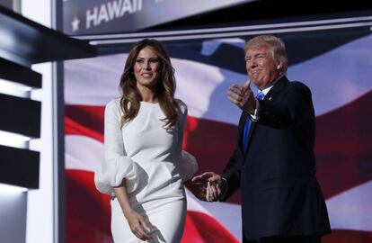Donald Trum, con su esposa, Melania, durante la campa&ntilde;a presidencial.