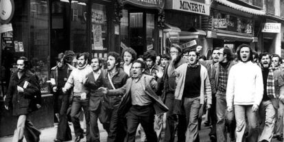 Manifestación en Barcelona de obreros de la construcción a finales de los años 70.