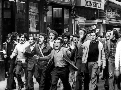 Manifestación en Barcelona de obreros de la construcción a finales de los años 70.