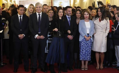 En primera fila, de izquierda a derecha: Luis Salvador (alcalde de Granada); Luis Garicano (eurodiputado); Inés Arrimadas (portavoz en el Congreso); Edmundo Bal (portavoz adjunto); Marta Martín (diputada); y Begoña Villacís (vicealcaldesa de Madrid).