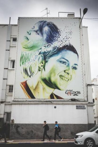 Una de las ilustraciones del proyecto Vive Ciudad Galdós, obra del artista Sabotaje al Montaje, en el barrio de Schamann de Las Palmas de Gran Canaria.