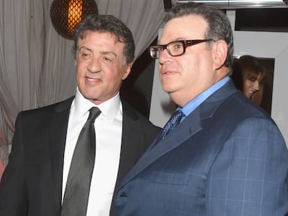 El abogado Marty Singer junto al actor Sylvester Stallone en una fiesta en agosto de 2012.
 