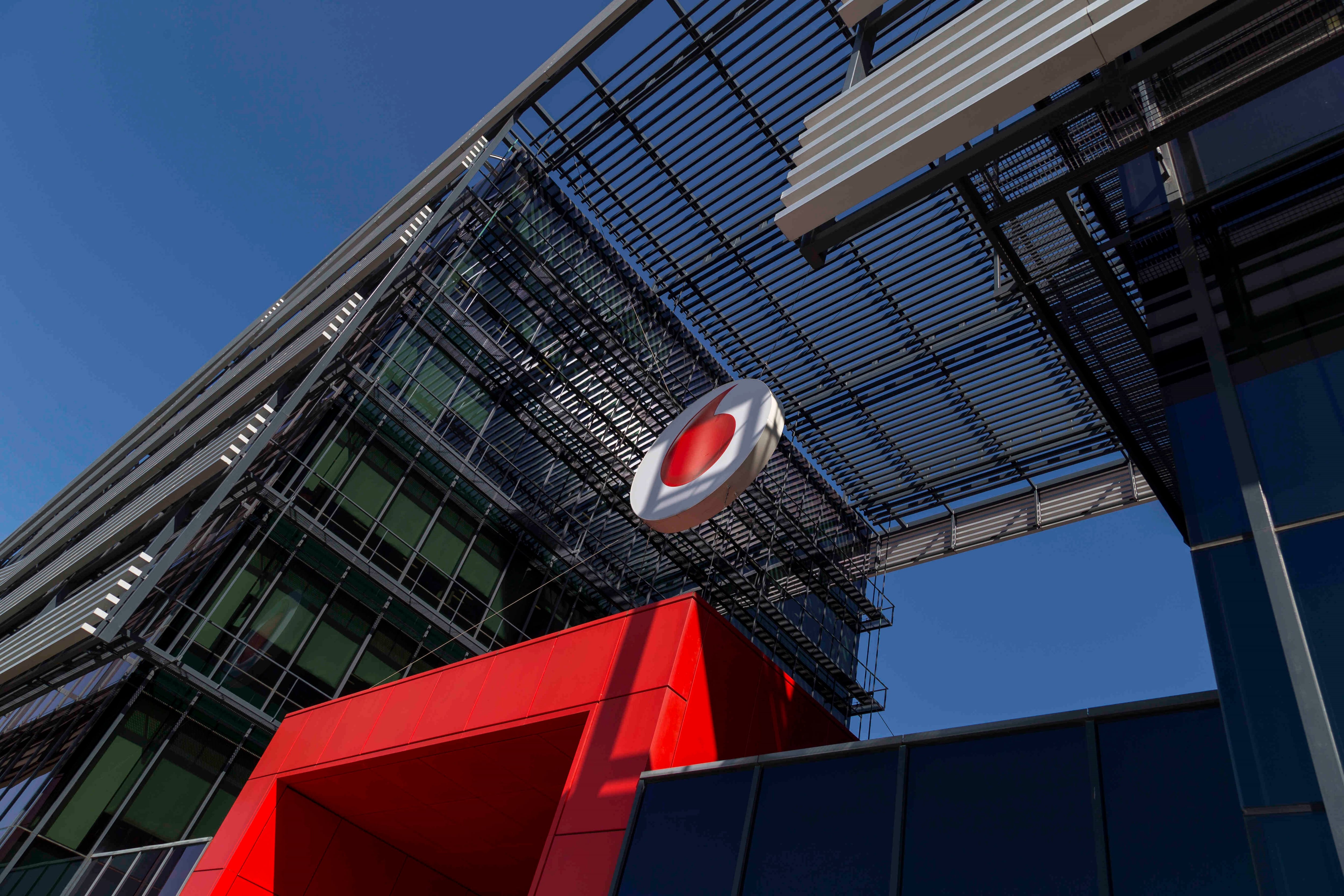 Vodafone España aumenta su rentabilidad pese al estancamiento de los ingresos en su  ejercicio fiscal 2026