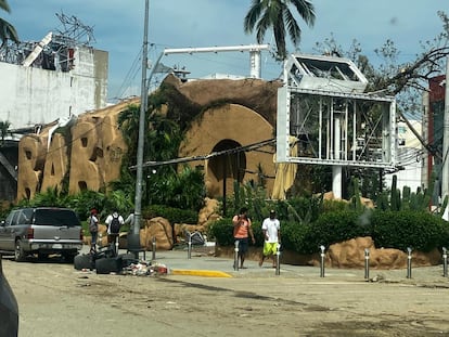 Vista de la discoteca Baby'O tras el paso del huracán 'Otis'