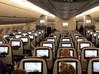 Imagen de los pasajeros en un avión. 