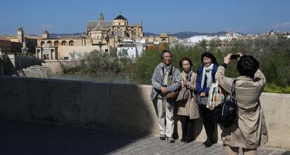 Un grupo de turistas en Córdoba.